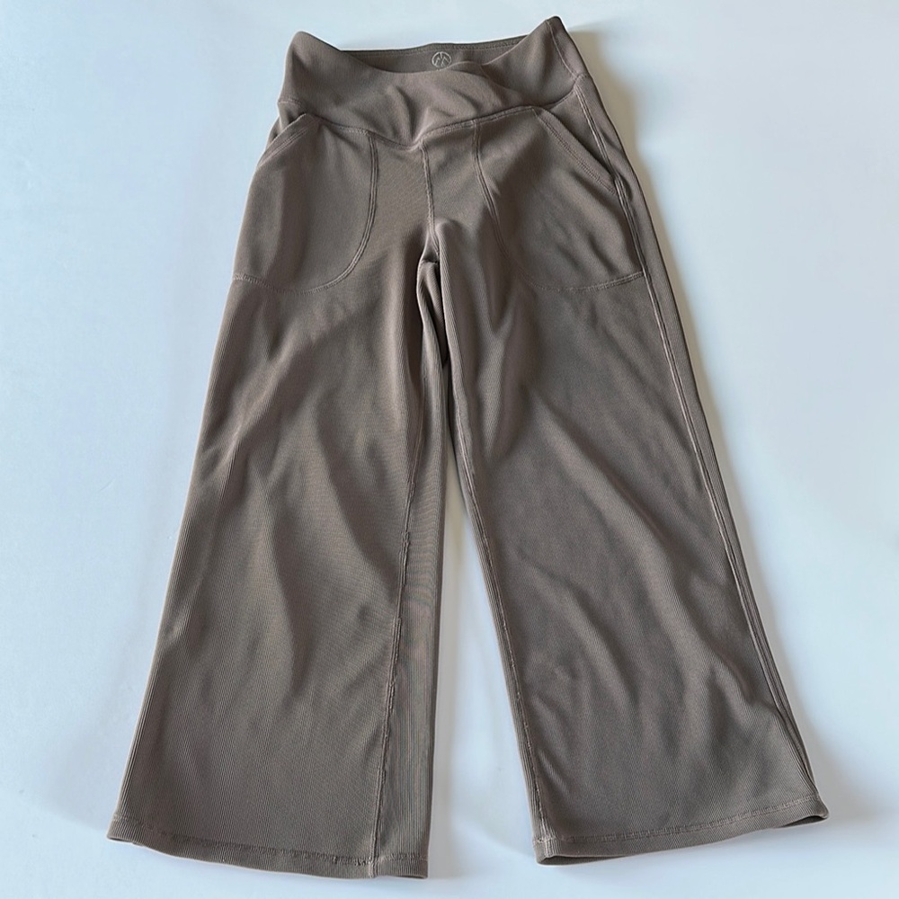 Gray Casual Elastic Waist Shorts with Soft Stretchy Fabric